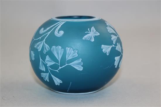 A Thomas Webb blue cameo glass vase, c.1890, 9cm